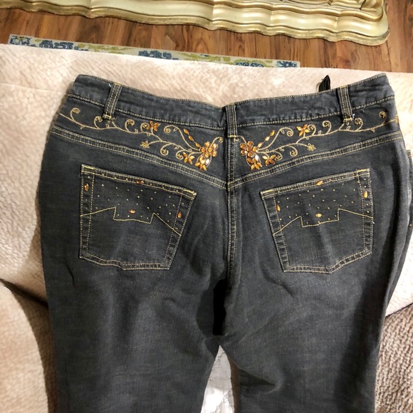 Script Excellent Condition Gold Jeweled Jeans - Picture 1 of 5